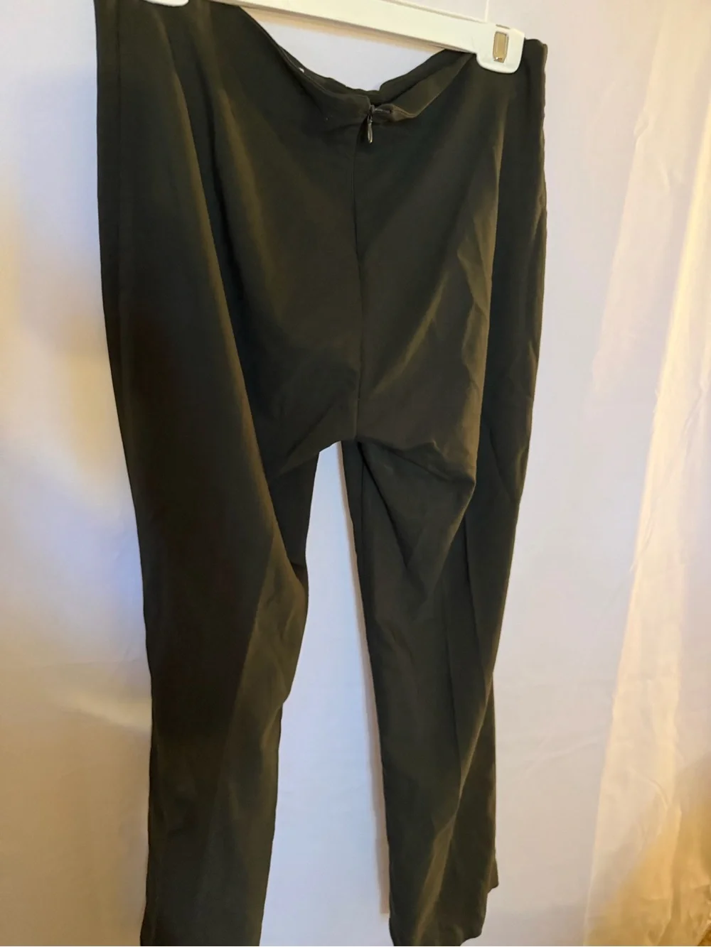 YES: Sleeveless Olive Button-Front Vest and Pants Set